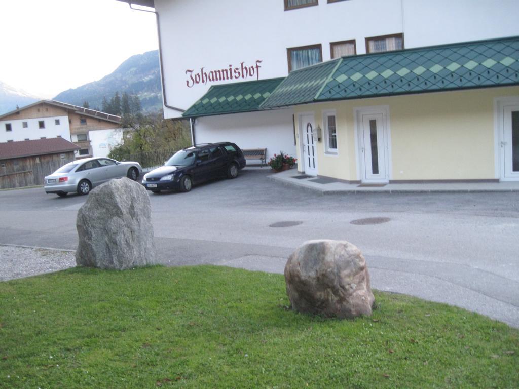 Johannishof Hotel Stumm Exterior photo